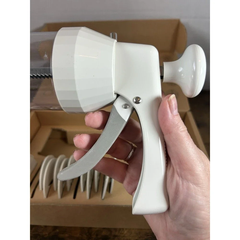 Pampered Chef Cookie Press #1525 w/ 13 Discs In Box Missing 3 Discs Baking